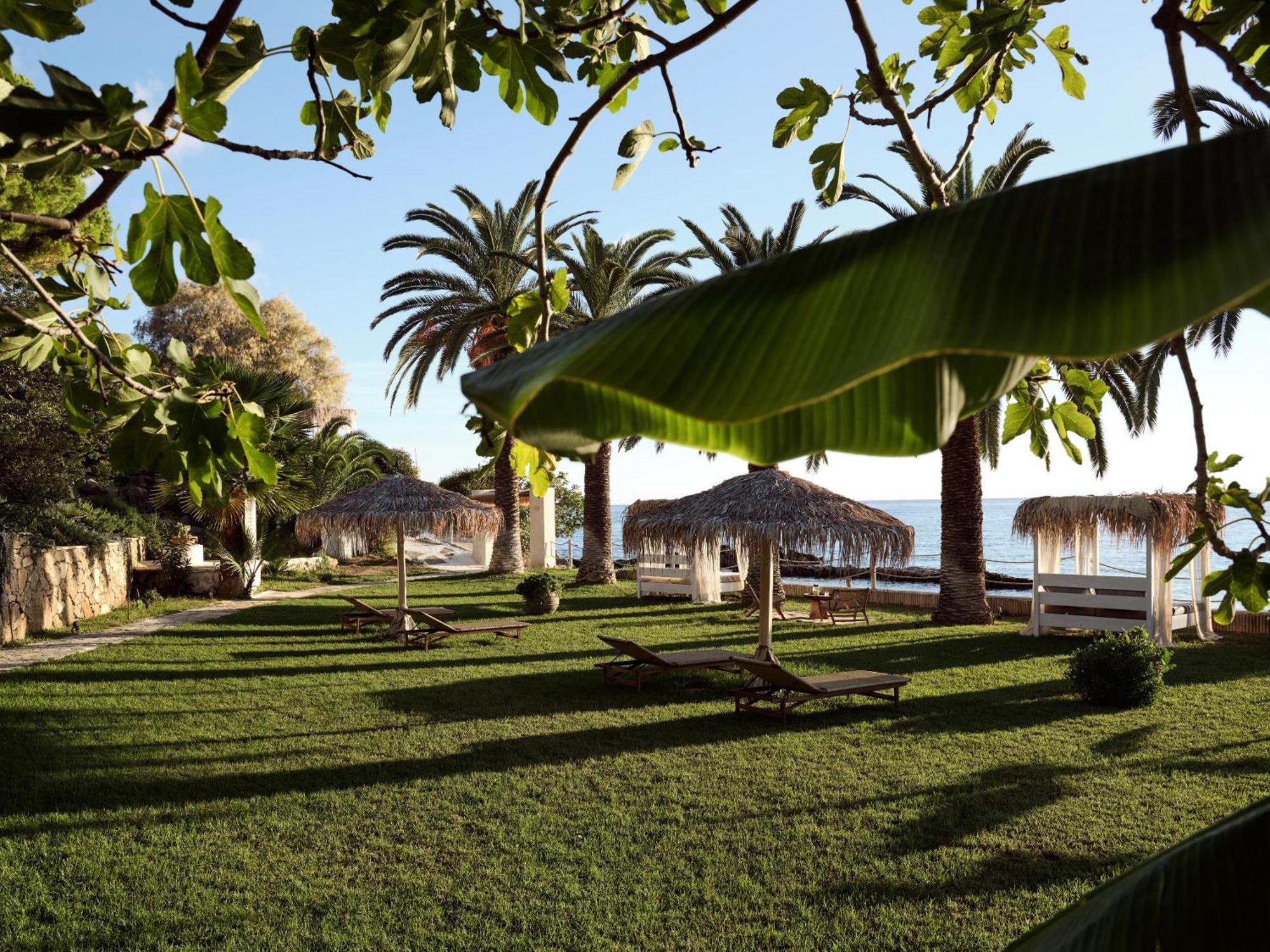 Calypso Villas Amoudi Exterior photo